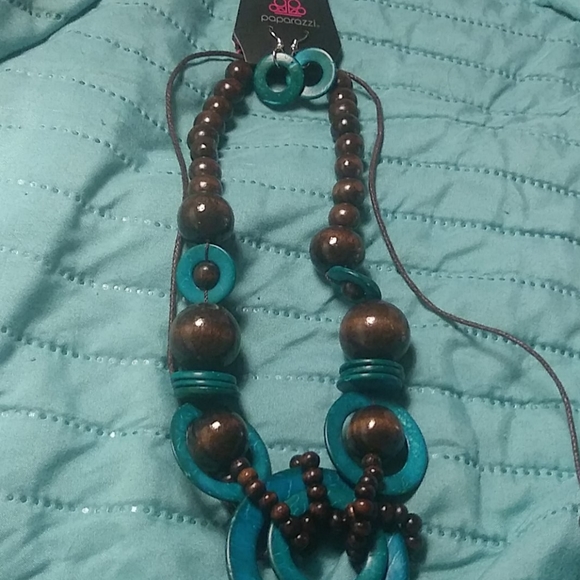 Necklace - Picture 4 of 16